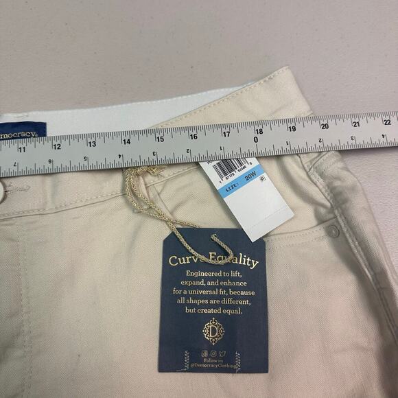 Democracy | Plus Size Women Pants in White size 20W - Picture 7 of 9